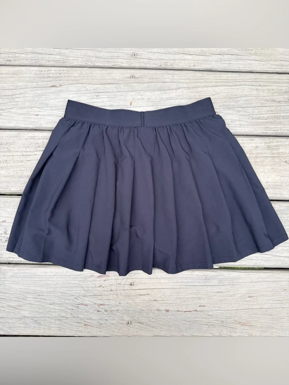 Alo Yoga Varsity Tennis Pleated Skirt in black size XS